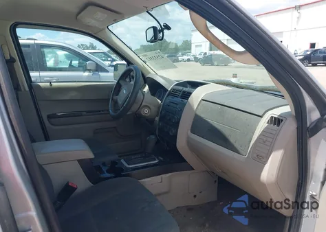 2012 Ford Escape Xls z USA, uszkodzony, nr VIN 1FMCU0C7XCKA20447